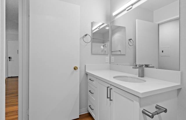 Mariner's Cove Apartments Gallery 4