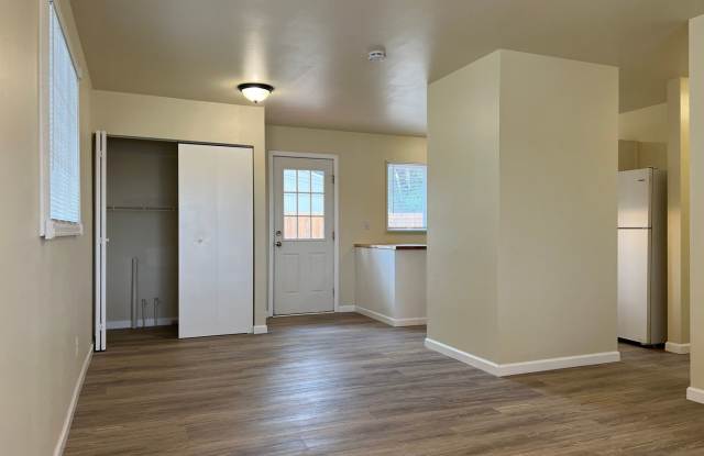 UPDATED RANCH HOME WITH CARPORT. Gallery 3