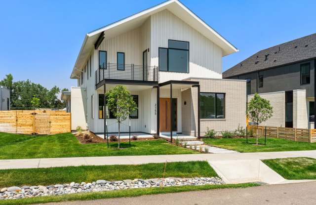 LUXURY LIVING 5 Bed 5 Bath New Home Located In Boulder- Available now! photos photos