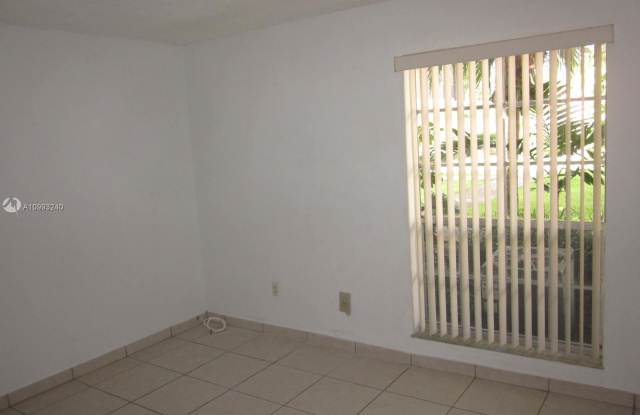 10786 N KENDALL DR Gallery 4
