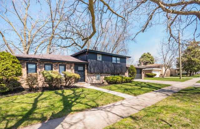 15369 Ingleside Avenue - 15369 Ingleside Avenue, South Holland, IL 60473