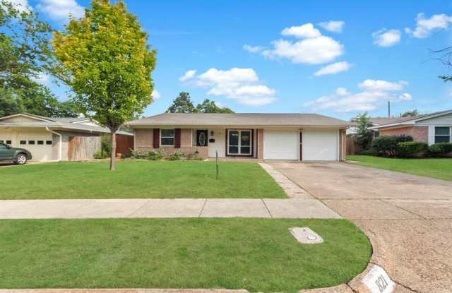 821 Wisteria Way - 821 Wisteria Way, Richardson, TX 75080