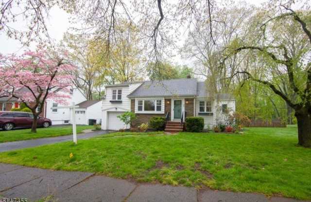 30 Chestnut Hill Pl - 30 Chestnut Hill Place, Glen Ridge, NJ 07028