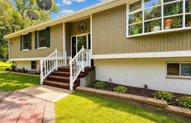 2193 Spring Drive Gallery 2
