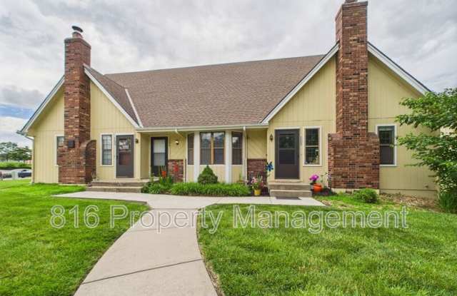164-168 Robin Lane - 164 Southwest Robin Road, Lee's Summit, MO 64063