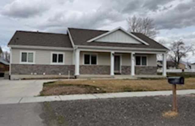 Gorgeous 6-bedroom, 4-bathroom in Charming Salem photos photos