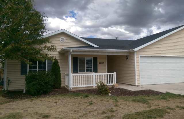 3 Bedroom Duplex with a Garage photos photos