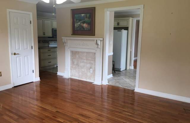 2564 Stroupe Road Gallery 3