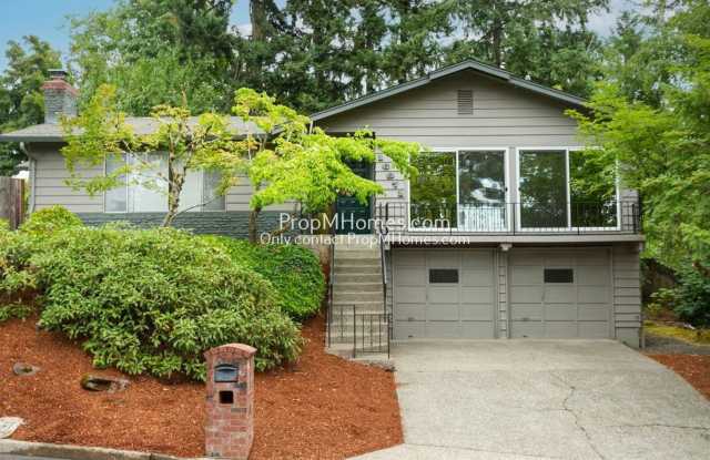 Spacious Elegance: A Four-Bedroom Retreat in the Heart of Palisades! photos photos