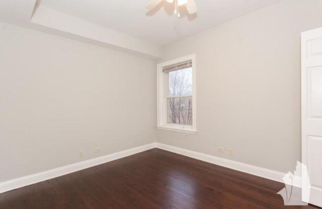 4810 North Paulina Gallery 2