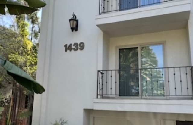 1439 South Bundy Drive Gallery 1