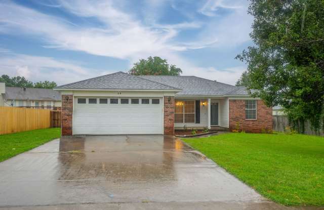 Updated 3 Bedroom Home in Cabot photos photos