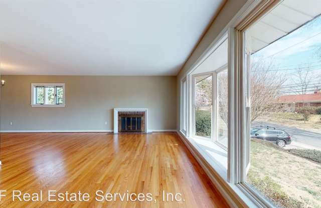 9302 Chanute Drive Gallery 3