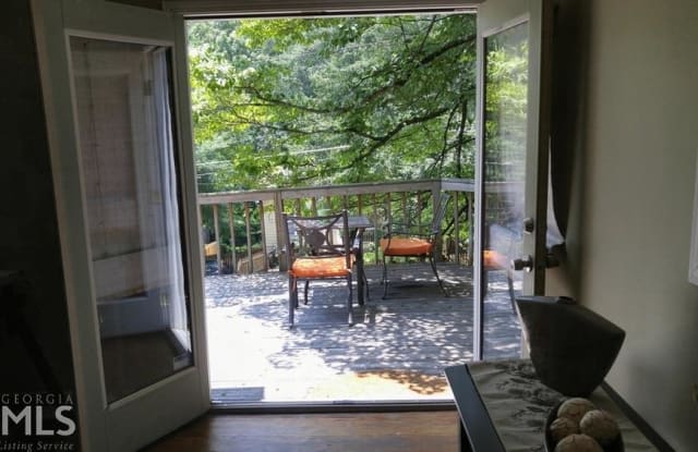 27 NE Lakeview St Ne - 27 Lakeview Dr NE, Atlanta, GA 30317