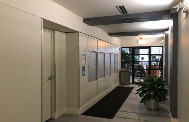1200 West Monroe Street Gallery 4