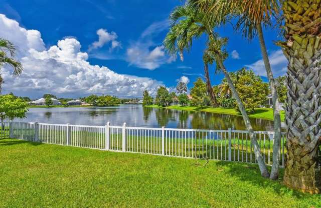 713 NW Waterlily Place Gallery 3