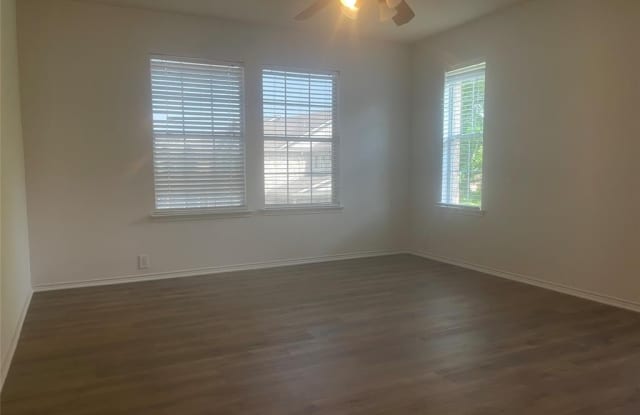 2726 Hyde Park Drive Gallery 3