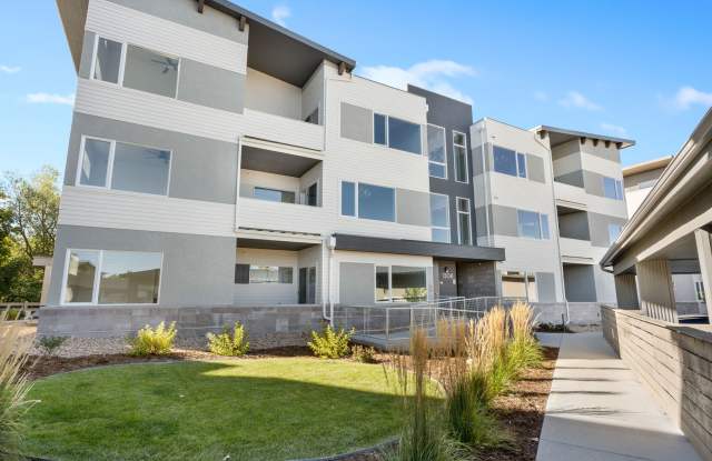 Luxury 2Bd/2Ba Corner Condo in Louisville photos photos