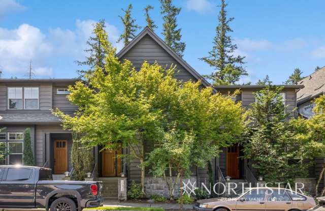 Stunning Renaissance at Peterkort Woods Townhome Backing to Serene Greenspace photos photos