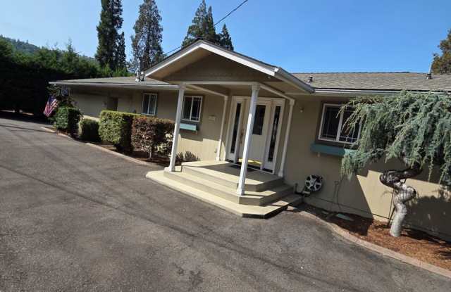 Winchester 3 bedroom home with carport Gallery 1