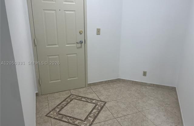 8816 Collins Ave Gallery 4