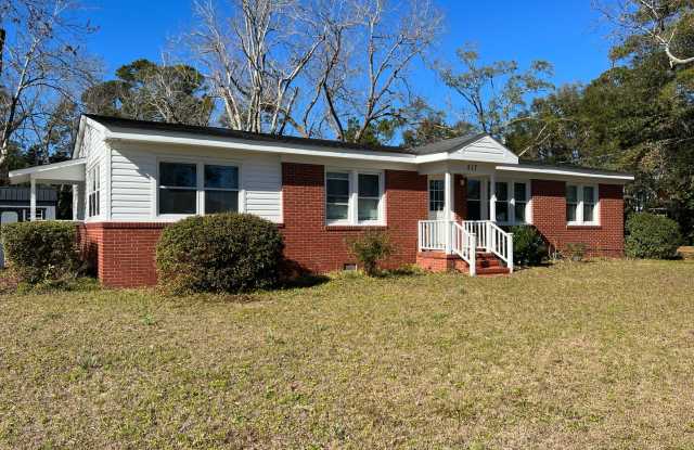 SEAGATE VILLAGE - MYRTLE AVE - Located off Greenville Avenue ~ minutes to Wrightsville Beach photos photos