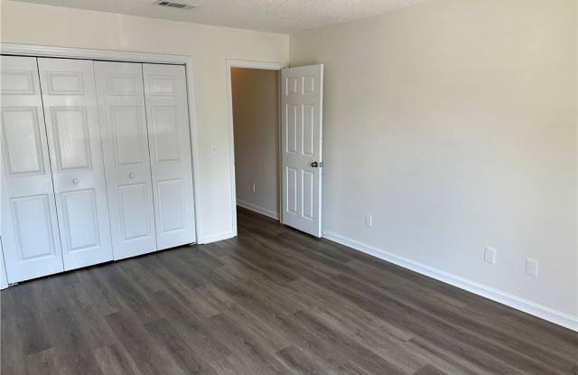 890 E Cherry Street Gallery 2