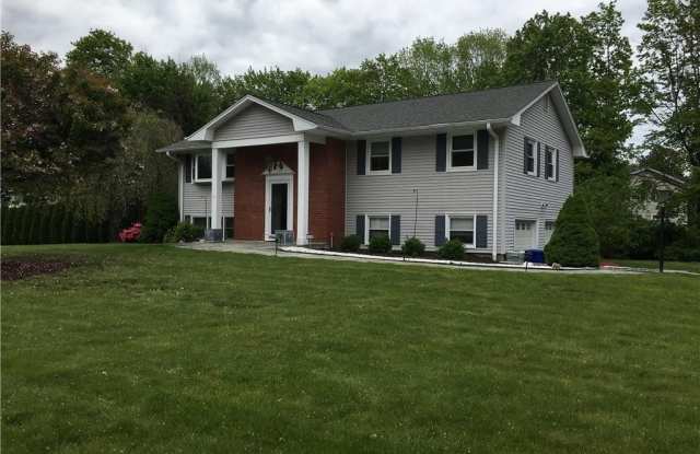 17 Cottontail Road - 17 Cottontail Road, Norwalk, CT 06854