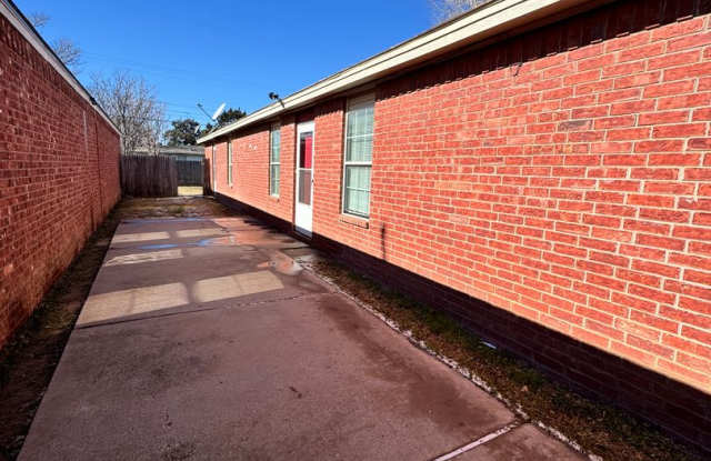 4 Bedrooms at an Amazing Price! Remodeled 4 bedroom! Move In Special! photos photos