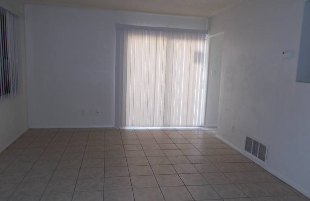 4604 E SOUTHGATE Avenue Gallery 2