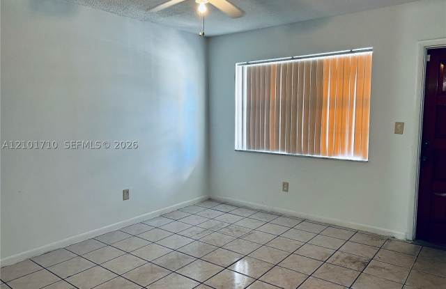 5420 SW 38th Ct Gallery 3