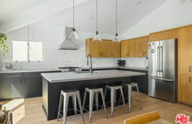 2918 3rd Street Gallery 1