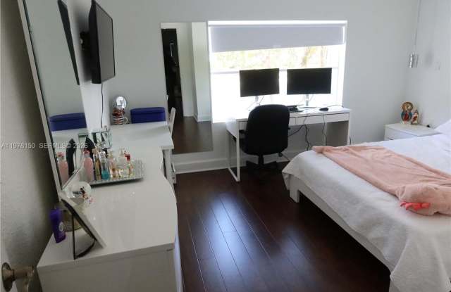 10923 NW 70th Street 10923, Doral, FL 33178 Gallery 3