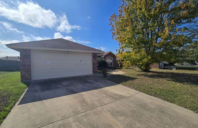 RENT REDUCTION  RENT SPECIAL - AVAILABLE NOW! - 412 Medina Drive, Killeen, TX 76542