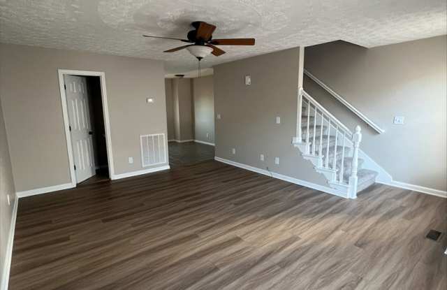 Spacious 2-Bedroom Townhouse with Garage Gallery 2