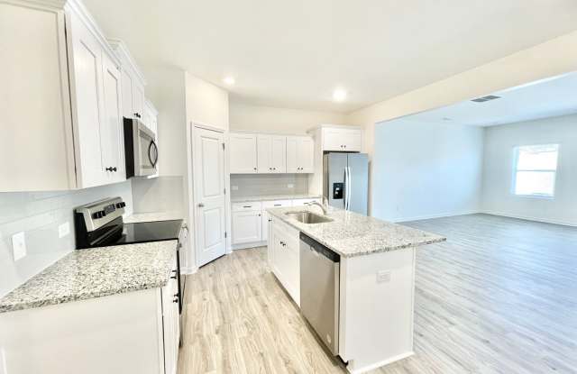 Modern 3 Bedroom Townhome in Prime Kannapolis Location - Available Nov. 13th Gallery 3