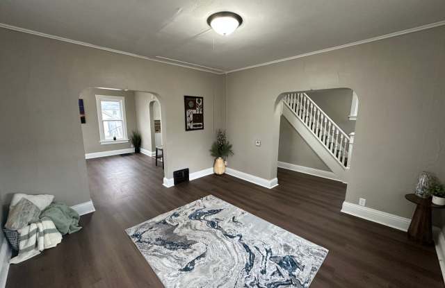 Newly remodeled 3 bed, 1 bath home for rent in Waterloo Gallery 3