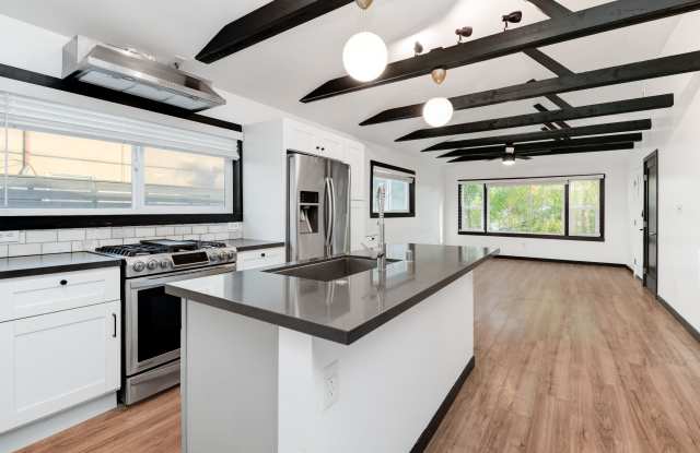 3528 Madison Avenue Gallery 3