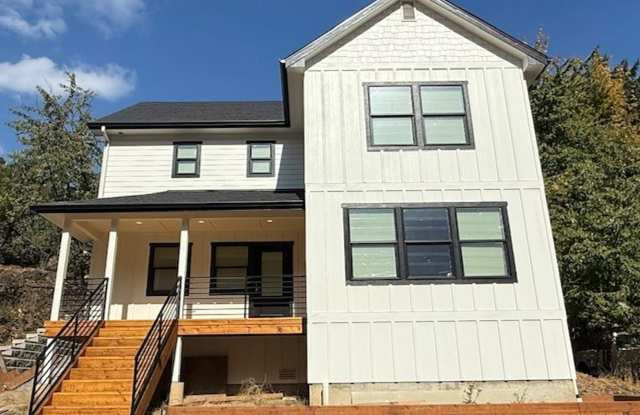 Beautiful brand new home in downtown Roslyn, all the bells and whistles! photos photos