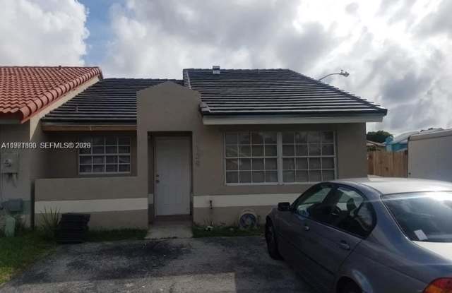 1139 SE 13th Ave photos photos