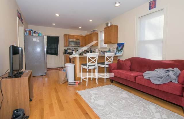 EXTREMELY NICE 4 BED 2 BATH IN ALLSTON!!!!!!! photos photos