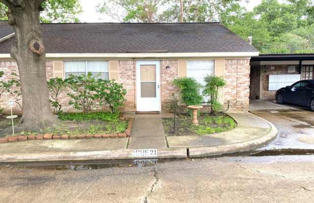 10122 Shadow Wood Dr. #21 - 10122 Shadow Wood Drive, Houston, TX 77043