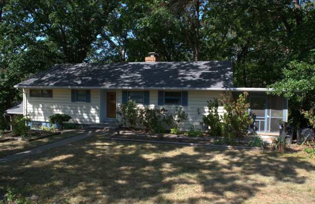 Marvelous 4 Bed 2.5 Bath House In Quarry Heights! photos photos