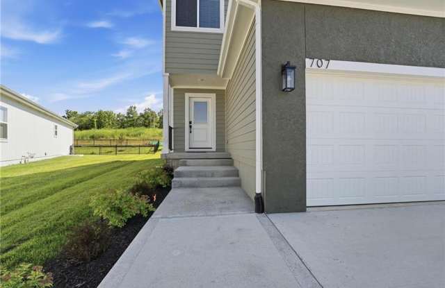 {707} Brand New Creekmoor 2 Story + Modern design & Finishes Gallery 3