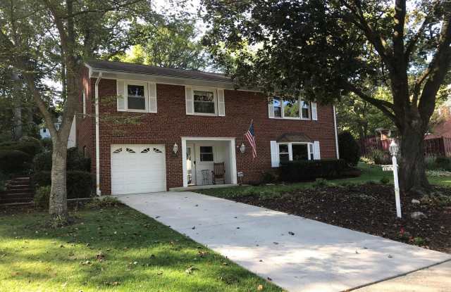 5918 LOWELL AVENUE - 5918 Lowell Avenue, Alexandria, VA 22312