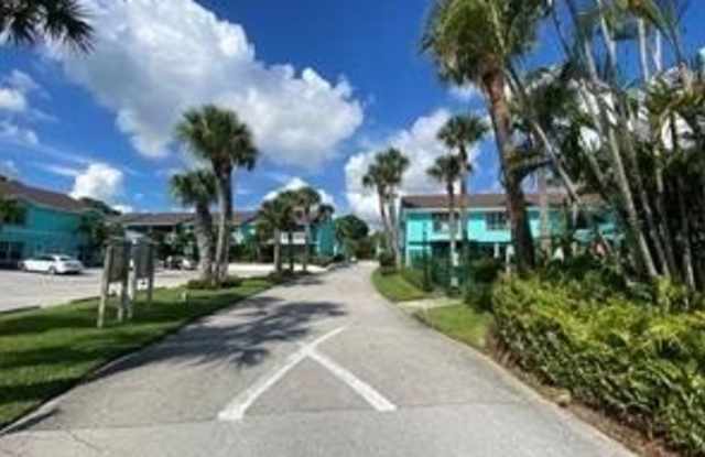 13513 S Indian River Drive Gallery 4