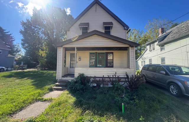 Charming 3-Bedroom Property in Prime Location (SECTION 8 VOUCHERS ACCEPTED) - 15926 Whitcomb Road, Cleveland, OH 44110