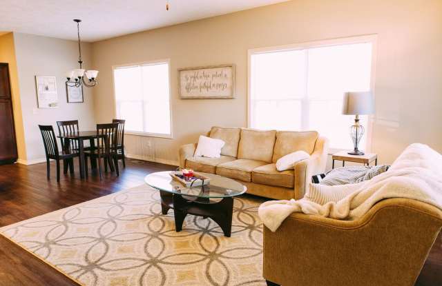 3 bed 3 bath house house Central Springfield - 527 East Meadowmere Street, Springfield, MO 65807