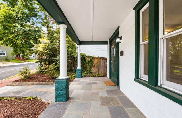 2237 MOUNT VIEW Place SE Gallery 3