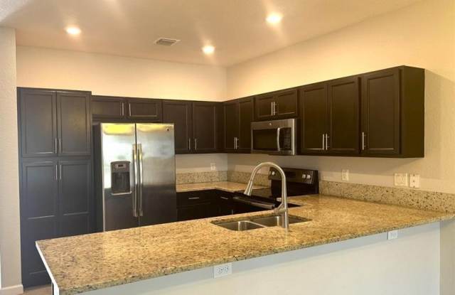 5887 NW 56th Place Gallery 4